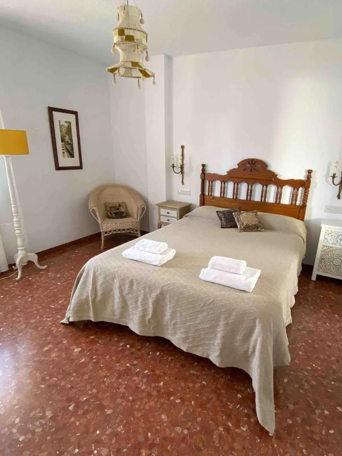 Appartamento Nice Central Flat With Wonderful Views Cordova Esterno foto